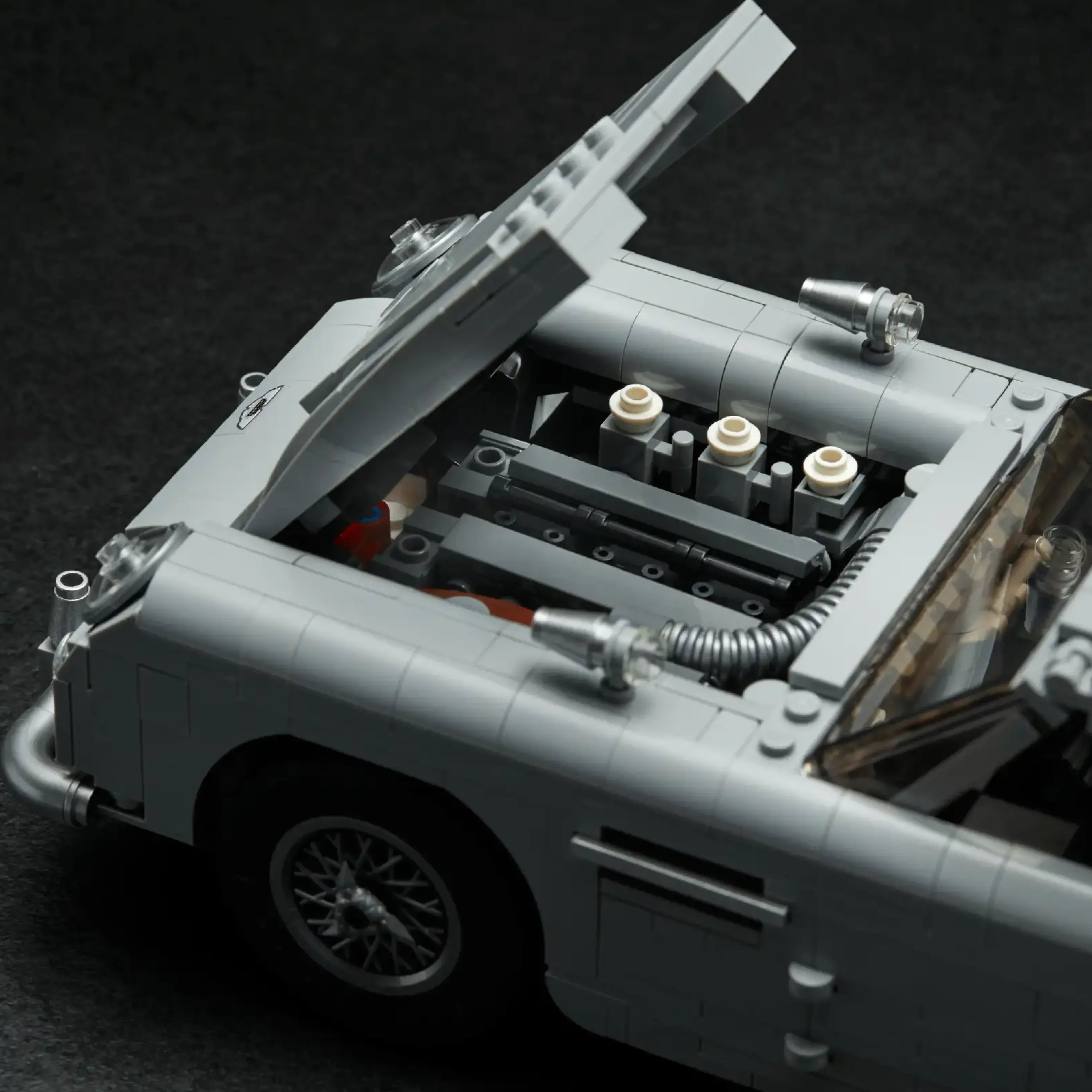 DB5 "007" (1295 pieces)