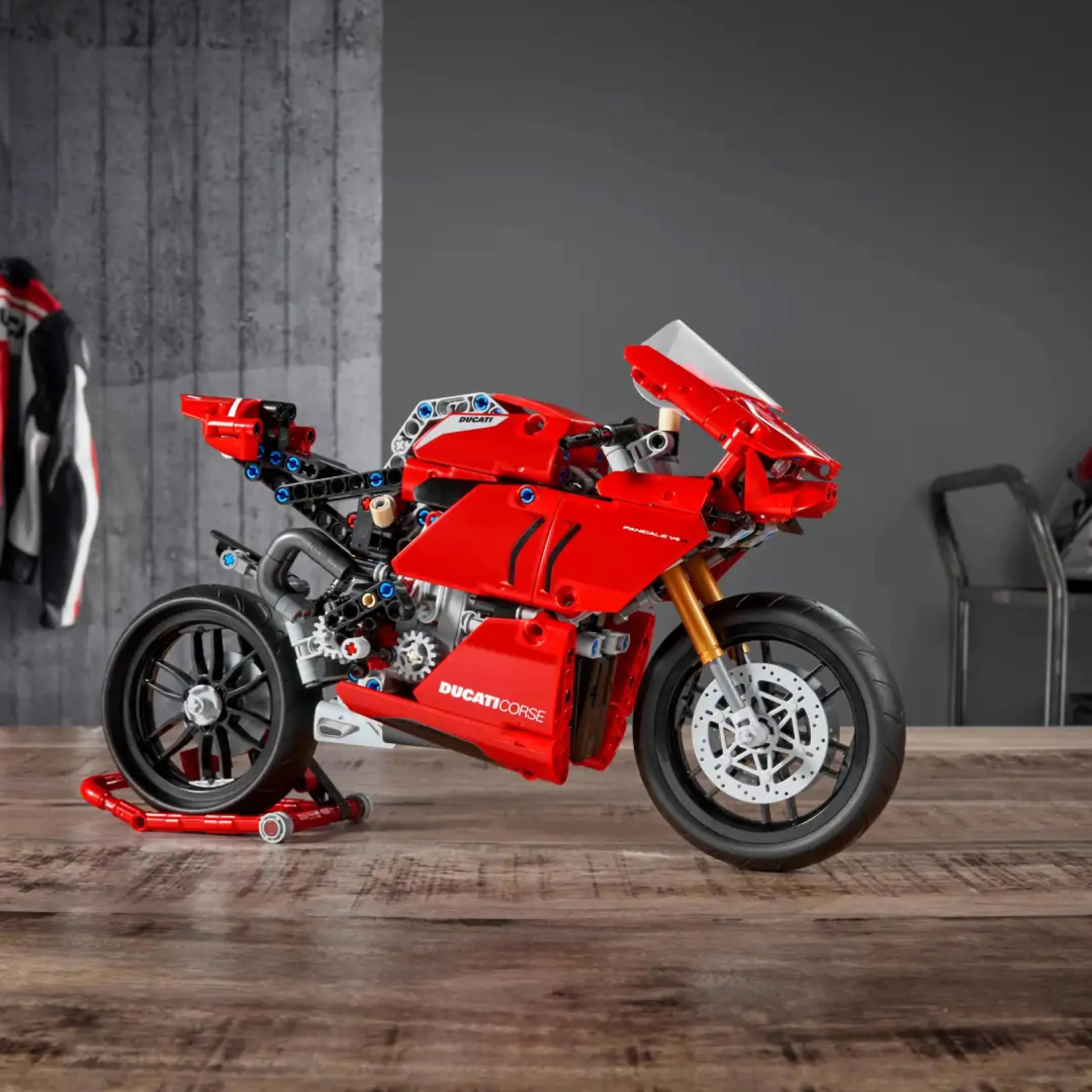 Panigale V4 R (646 parts)