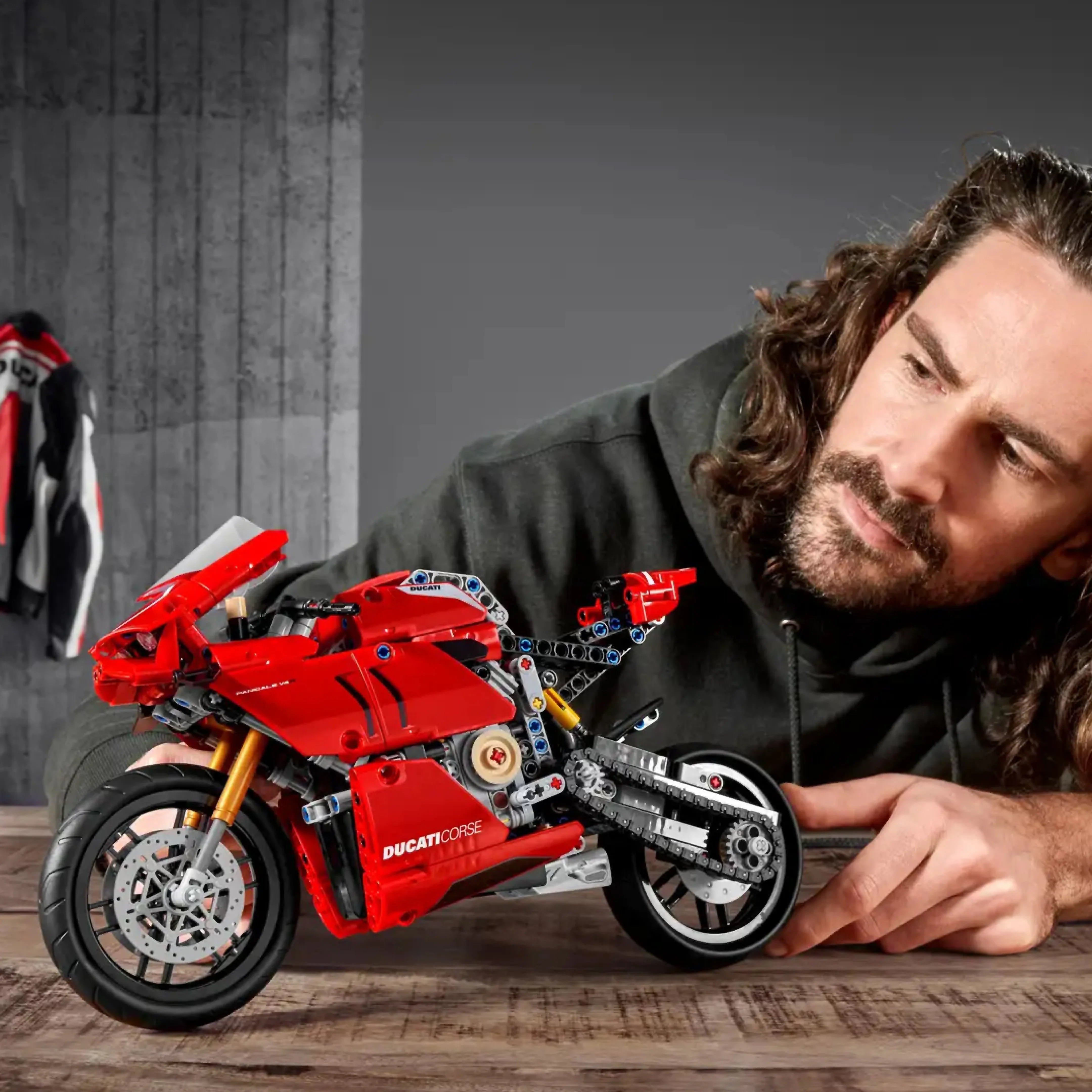 Panigale V4 R (646 parts)